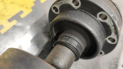 Карданный вал Jeep WRANGLER JK EGT - 3.8L 68022102AB 3 ракурс Карданный вал Jeep WRANGLER JK EGT - 3.8L 68022102AB 3 ракурс