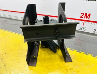 Крепление запасного колеса NISSAN ATLAS AKR66 4HF1 8943828750 2 ракурс