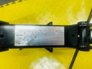 Домкрат Jeep Grand Cherokee WK2 ERB 3.6 3 ракурс