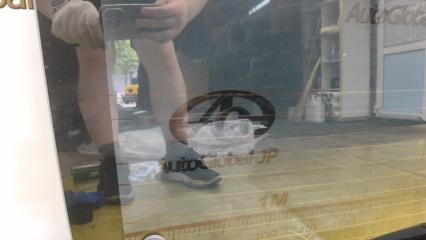 Стекло двери 5-й Jeep WRANGLER JK EGT - 3.8L 68004027AA 4 ракурс