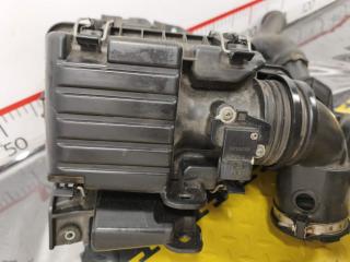 Корпус воздушного фильтра HONDA VEZEL RU3 LEB 1720151E008 3 ракурс