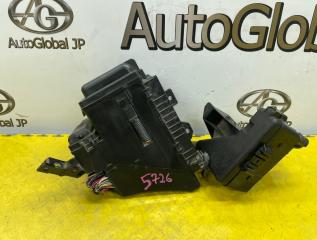 Блок предохранителей под капот TOYOTA KLUGER V MHU28 3MZFE 8211148B60 3 ракурс