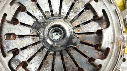 МКПП ISUZU BIGHORN UBS73 4JX1 8972071051 3 ракурс МКПП ISUZU BIGHORN UBS73 4JX1 8972071051 3 ракурс