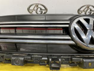 Решетка радиатора Volkswagen Tiguan 5ND853651B 3 ракурс