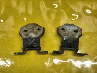Петля дверная правая передняя ISUZU BIGHORN UBS73 4JX1 8942303924 5 ракурс