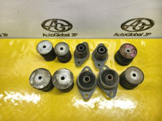 Подушка кузова TOYOTA LAND CRUISER UZJ100 2UZFE 5220360060 1 ракурс Подушка кузова TOYOTA LAND CRUISER UZJ100 2UZFE 5220360060 1 ракурс
