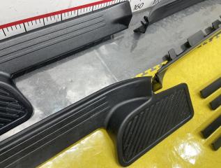 Накладка на порог TOYOTA LAND CRUISER URJ202 1URFE 6791360161C0 4 ракурс Накладка на порог TOYOTA LAND CRUISER URJ202 1URFE 6791360161C0 4 ракурс