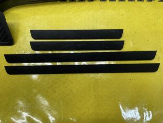 Накладка на порог TOYOTA LAND CRUISER URJ202 1URFE 6791360161C0 5 ракурс Накладка на порог TOYOTA LAND CRUISER URJ202 1URFE 6791360161C0 5 ракурс