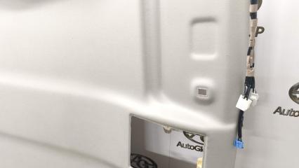 Обшивка потолка TOYOTA LAND CRUISER URJ202 1URFE 6331060F50B0 3 ракурс Обшивка потолка TOYOTA LAND CRUISER URJ202 1URFE 6331060F50B0 3 ракурс