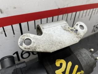 Помпа Mercedes-Benz G-Class W463 M113.962 A0018351364 4 ракурс
