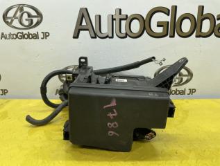 Блок предохранителей LEXUS NX200T AGZ15 8ARFTS 8263042020 1 ракурс
