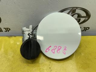 Лючок бензобака TOYOTA AQUA NHP10 1NZFXE 7735052190 1 ракурс