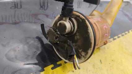 Топливный насос TOYOTA VOLTZ ZZE136 1ZZFE 232210A030 2 ракурс
