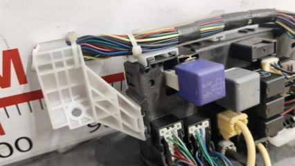 Блок предохранителей TOYOTA VOLTZ ZZE138 1ZZFE 8273001010 2 ракурс