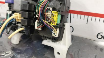 Блок предохранителей TOYOTA VOLTZ ZZE138 1ZZFE 8273001010 5 ракурс