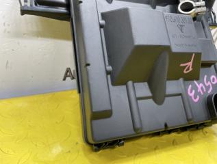 Блок предохранителей PORSCHE PANAMERA 970 4840 97061030100 2 ракурс