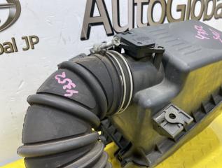Корпус воздушного фильтра TOYOTA VOLTZ ZZE138 1ZZFE 177050D050 3 ракурс Корпус воздушного фильтра TOYOTA VOLTZ ZZE138 1ZZFE 177050D050 3 ракурс