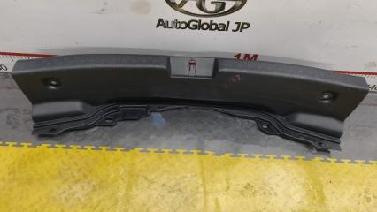 Накладка замка багажника TOYOTA AQUA NHP10 1NZFXE 6471652170C0 2 ракурс