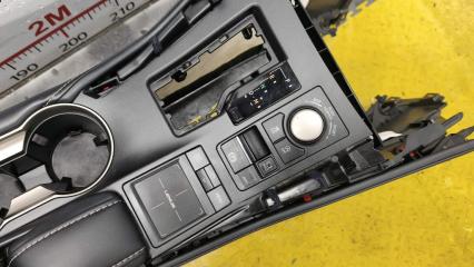 Бардачок между сиденьями LEXUS NX200T AGZ15 8ARFTS 5891078020C1 3 ракурс Бардачок между сиденьями LEXUS NX200T AGZ15 8ARFTS 5891078020C1 3 ракурс