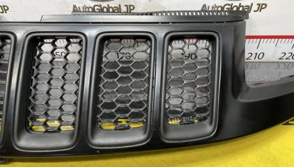 Решетка радиатора Jeep Grand Cherokee WK2 ERB 3.6 5RM46TZZAA 5 ракурс