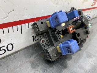 Блок предохранителей NISSAN CARAVAN ARMGE24 TD27ETi 2431065N00 2 ракурс