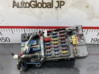 Блок предохранителей NISSAN CARAVAN ARMGE24 TD27ETi 2431065N00 4 ракурс