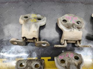 Петля дверная ISUZU BIGHORN UBS69 4JG2 8942303924 3 ракурс