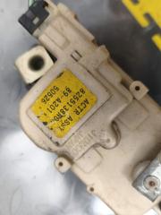 Доводчик двери левый задний NISSAN CARAVAN ARMGE24 TD27ETi 8255138N00 2 ракурс Доводчик двери левый задний NISSAN CARAVAN ARMGE24 TD27ETi 8255138N00 2 ракурс