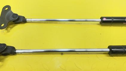 Амортизатор багажника TOYOTA LAND CRUISER FZJ80 1FZFE 6896060030 3 ракурс