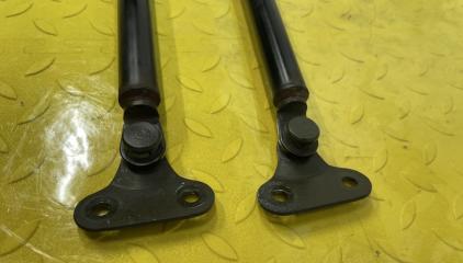 Амортизатор багажника TOYOTA LAND CRUISER FZJ80 1FZFE 6896060030 5 ракурс