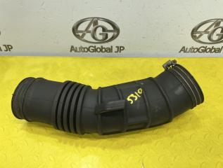 Гофра воздушного фильтра TOYOTA LAND CRUISER FZJ80 1FZFE 1788166080 1 ракурс Гофра воздушного фильтра TOYOTA LAND CRUISER FZJ80 1FZFE 1788166080 1 ракурс