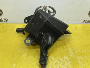 Блок предохранителей TOYOTA RAV4 MXAA54 M20AFKS 8261042090 3 ракурс Блок предохранителей TOYOTA RAV4 MXAA54 M20AFKS 8261042090 3 ракурс