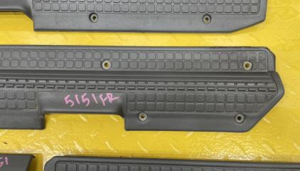 Порожек пластиковый NISSAN SAFARI VRGY60 TD42 7695106J05 4 ракурс