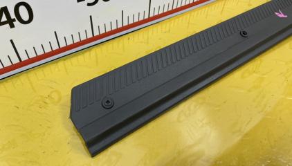 Накладка замка багажника NISSAN SAFARI VRGY60 TD42 8499006J00 2 ракурс