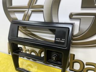 Консоль магнитофона NISSAN Terrano WBYD21 TD27 6826015G00 3 ракурс