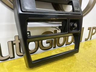 Консоль магнитофона NISSAN Terrano WBYD21 TD27 6826015G00 5 ракурс