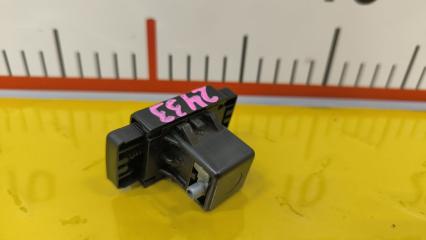 Замок бардачка NISSAN Terrano WBYD21 TD27 6863051S03 2 ракурс Замок бардачка NISSAN Terrano WBYD21 TD27 6863051S03 2 ракурс