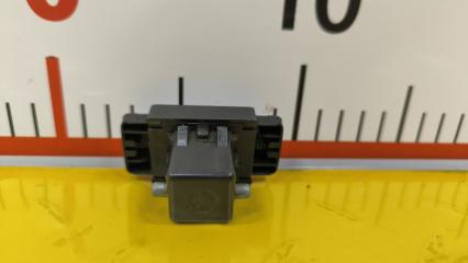 Замок бардачка NISSAN Terrano WBYD21 TD27 6863051S03 4 ракурс