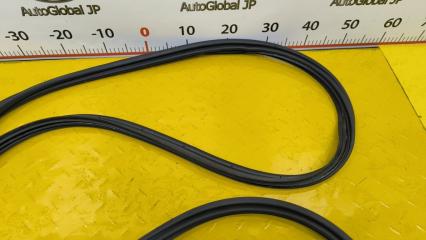 Уплотнительная резинка багажника задняя TOYOTA RAV4 MXAA54 M20AFKS 6788142070 4 ракурс