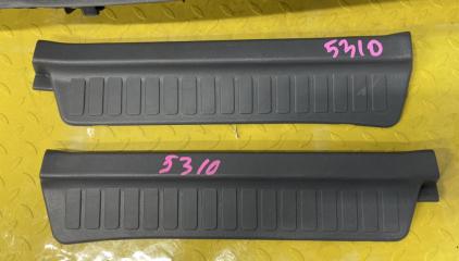 Порожек пластиковый TOYOTA LAND CRUISER FZJ80 1FZFE 621016001003 3 ракурс Порожек пластиковый TOYOTA LAND CRUISER FZJ80 1FZFE 621016001003 3 ракурс
