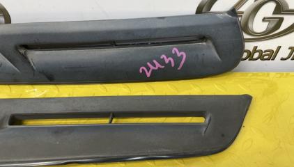 Молдинг стекла NISSAN Terrano WBYD21 TD27 7680283G00 4 ракурс