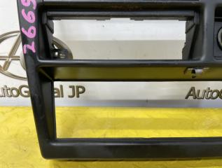 Консоль магнитофона NISSAN Terrano WHYD21 VG30E 6826015G00 5 ракурс