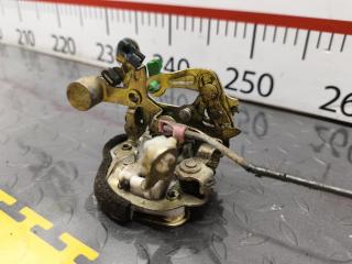 Замок двери правый задний NISSAN Terrano LBYD21 TD27 8250283G00 5 ракурс