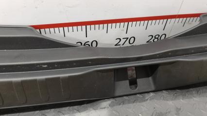 Накладка замка багажника TOYOTA RAV4 MXAA54 M20AFKS 5838742090C0 3 ракурс Накладка замка багажника TOYOTA RAV4 MXAA54 M20AFKS 5838742090C0 3 ракурс