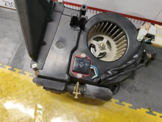 Печка задняя NISSAN SAFARI VRGY60 TD42 2730501J00 3 ракурс Печка задняя NISSAN SAFARI VRGY60 TD42 2730501J00 3 ракурс