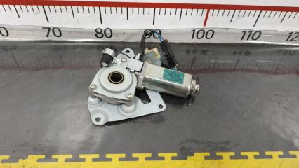 Мотор стеклоподъемника левый задний NISSAN SAFARI VRGY60 TD42 8273105J10 1 ракурс
