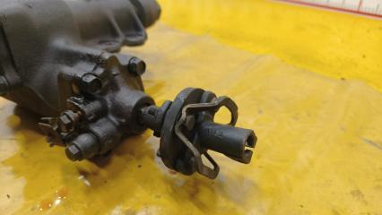 Рулевой редуктор NISSAN SAFARI WYY60 RD28 4920051N00 2 ракурс
