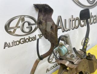 Главный цилиндр сцепления NISSAN ATLAS P4F23 TD27 306102T002 3 ракурс