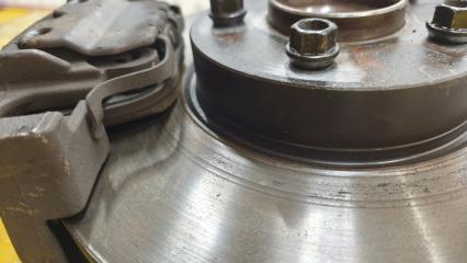Ступица правая передняя BMW X5 F15 N55B30A 31216869870 5 ракурс Ступица правая передняя BMW X5 F15 N55B30A 31216869870 5 ракурс