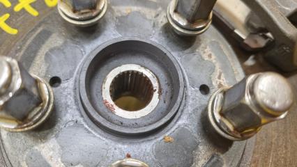 Ступица правая передняя TOYOTA HARRIER SXU15 5SFE 4321133070 5 ракурс Ступица правая передняя TOYOTA HARRIER SXU15 5SFE 4321133070 5 ракурс